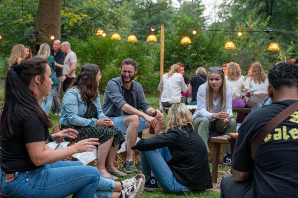 Tweedaagse bijeenkomst buiten op de Veluwe